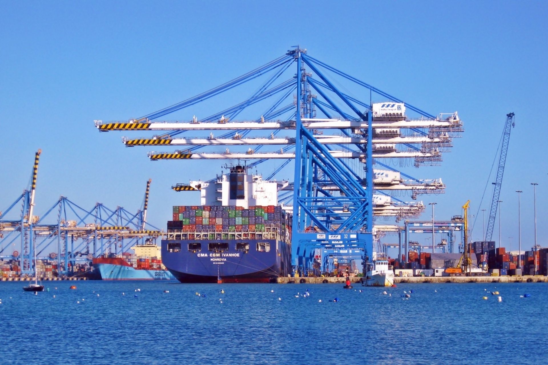 logistic-bg-img